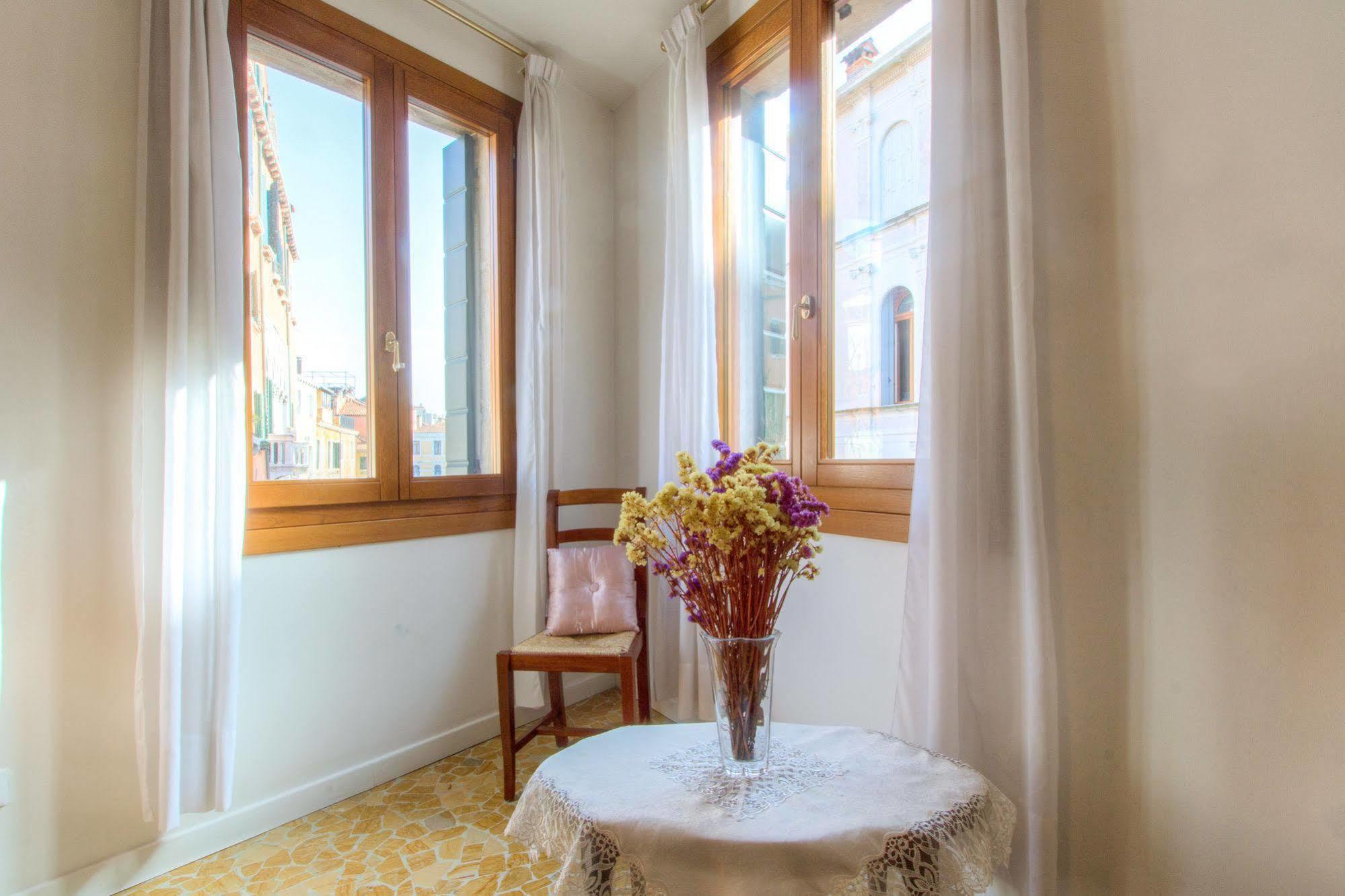 De L'osmarin Suites 3* Venetië