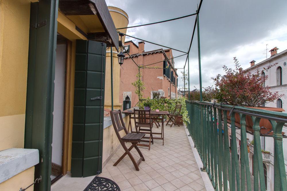 Maison d'hôtes De L'osmarin Suites 3*