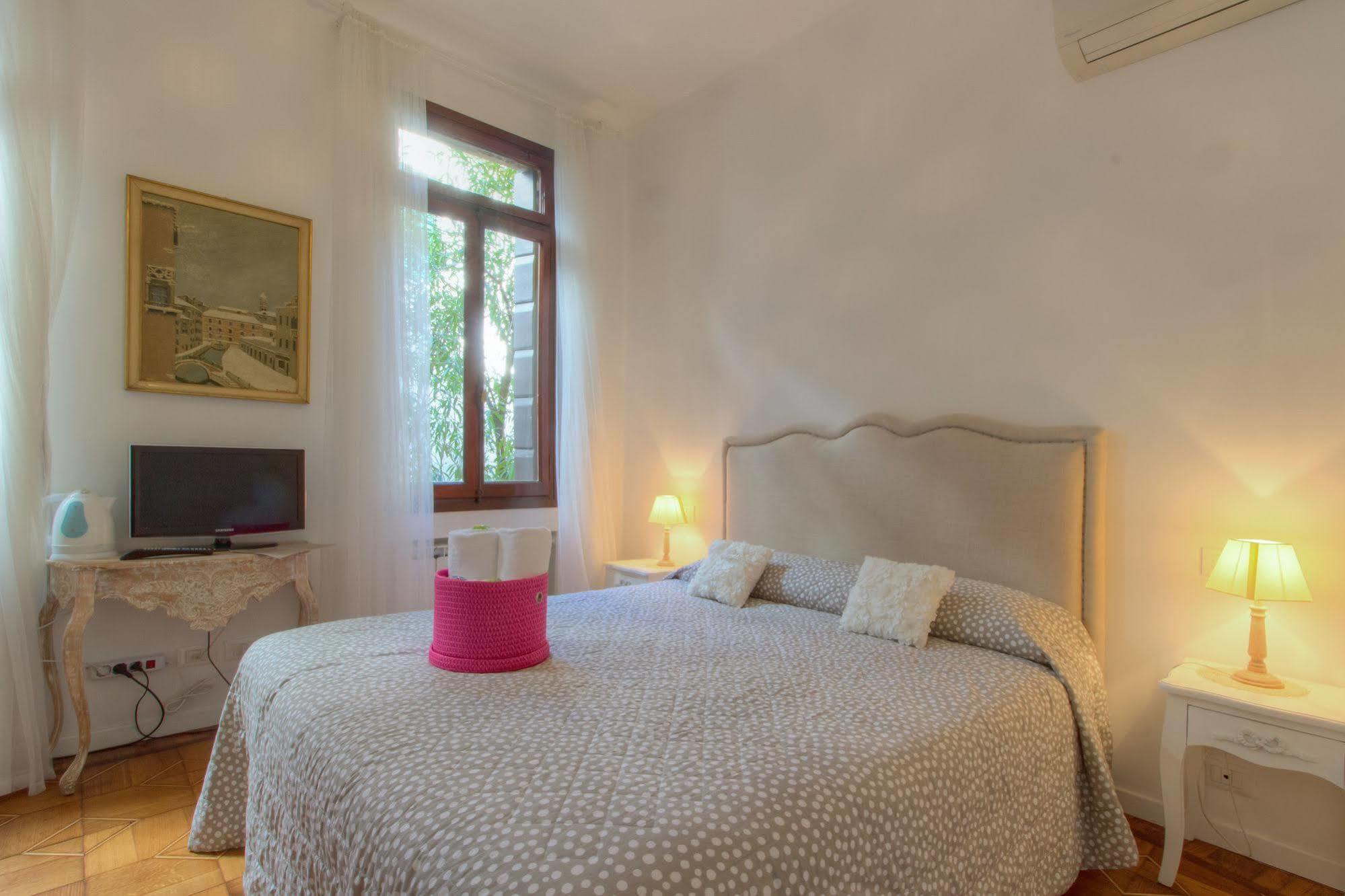 De L'osmarin Suites Maison d'hôtes